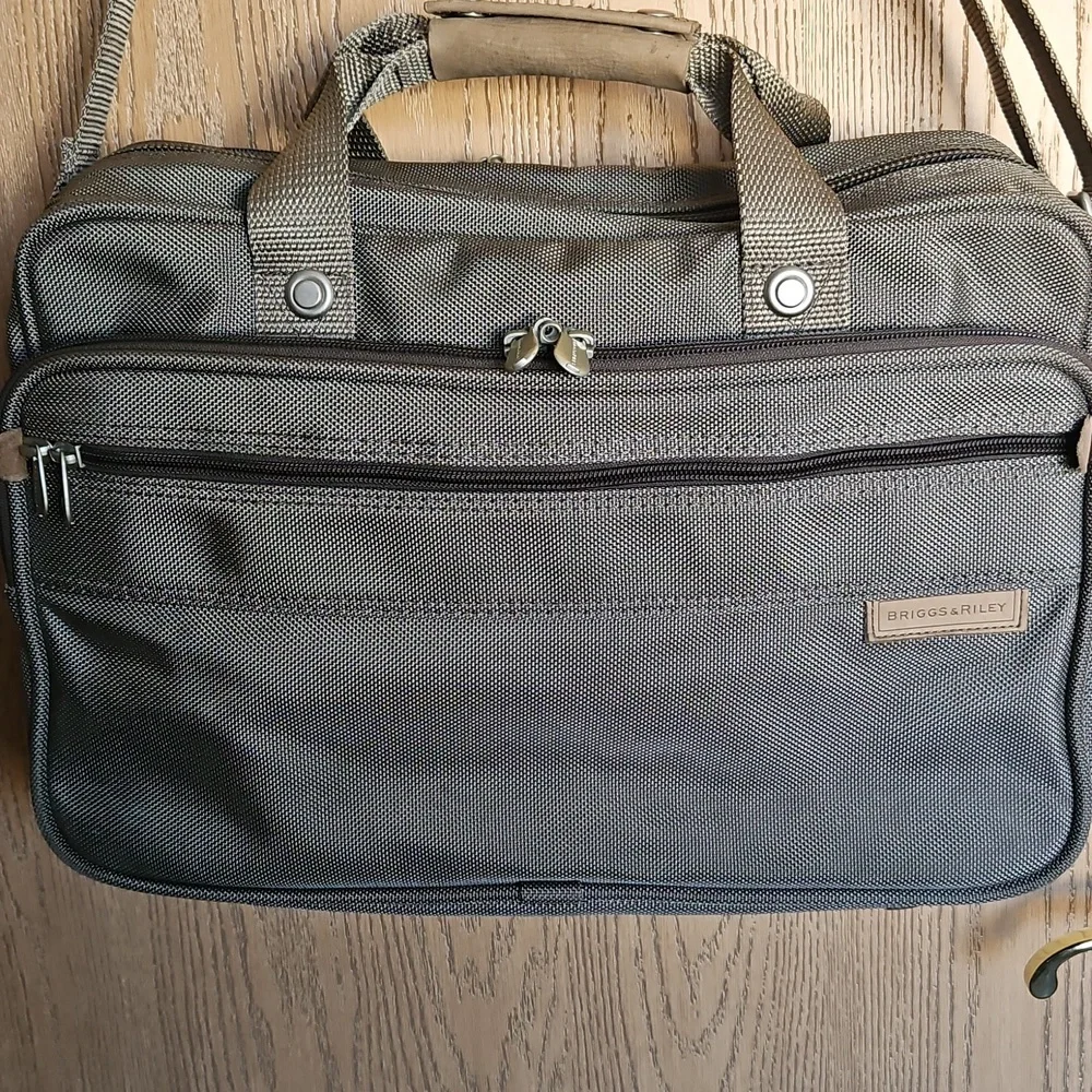 Briggs And Riley Stylish Tan Men's Bag